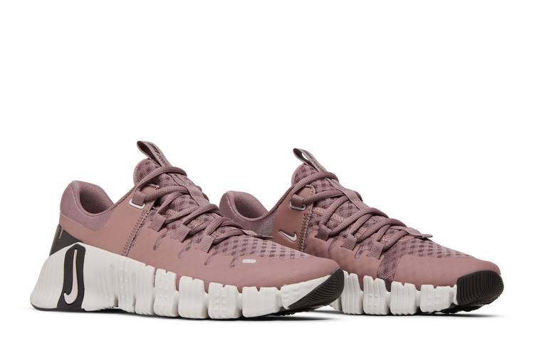 wmns-free-metcon-5-smokey-mauve-dv3950-201_07