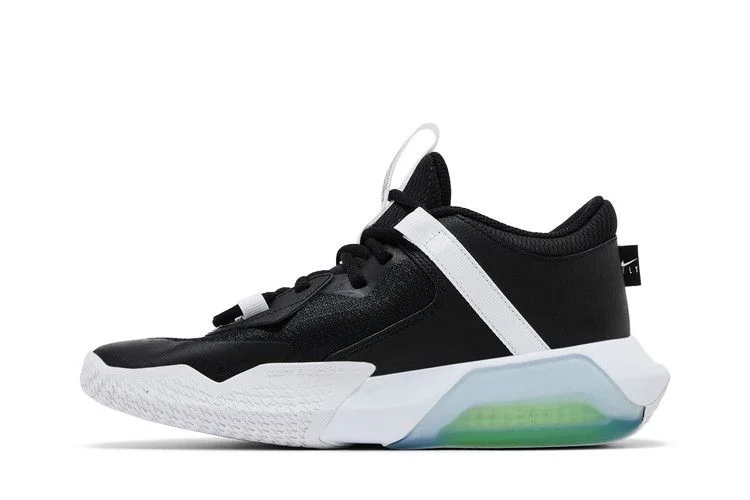 Krossovki-Nike-Air-Zoom-Crossover-GS-Black-Volt-White-2