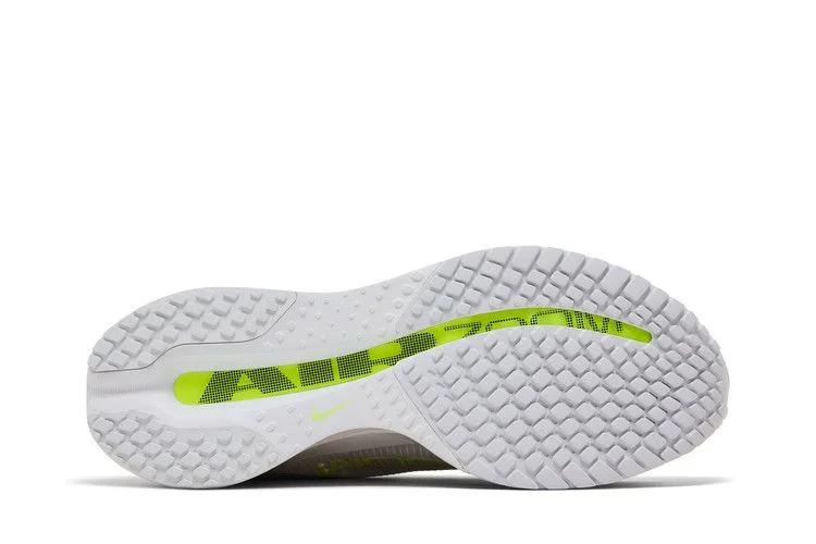 Krossovki-Nike-Air-Zoom-Pegasus-Premium-White-Volt-Black-3