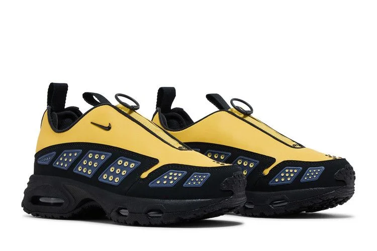 Krossovki-Nike-Wmns-Air-Sunder-Max-Saturn-Gold-7