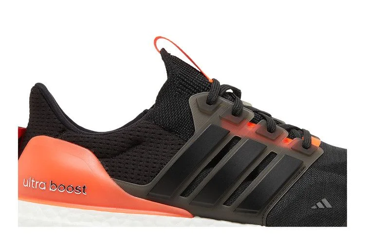Кроссовки Adidas UltraBoost 5.0 DNA 'Black Solar Red'