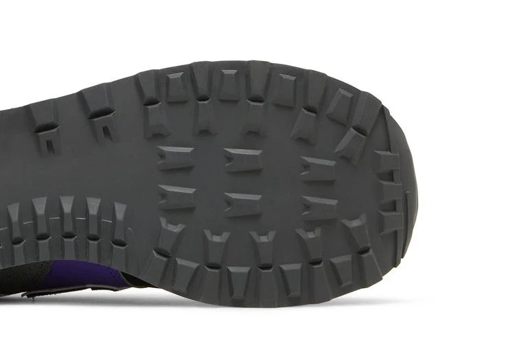 Krossovki-New-Balance-574T-Black-Purple-4