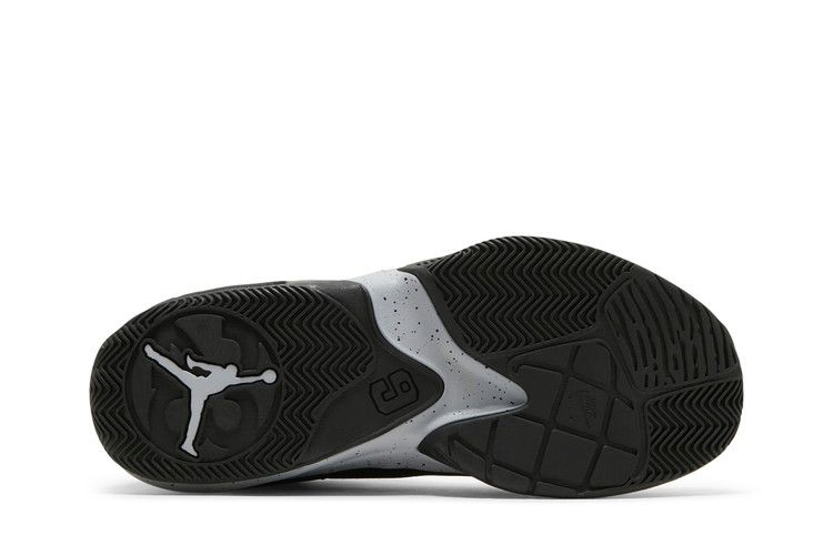 jordan-max-aura-3-black-wolf-grey-cz4167-002_03