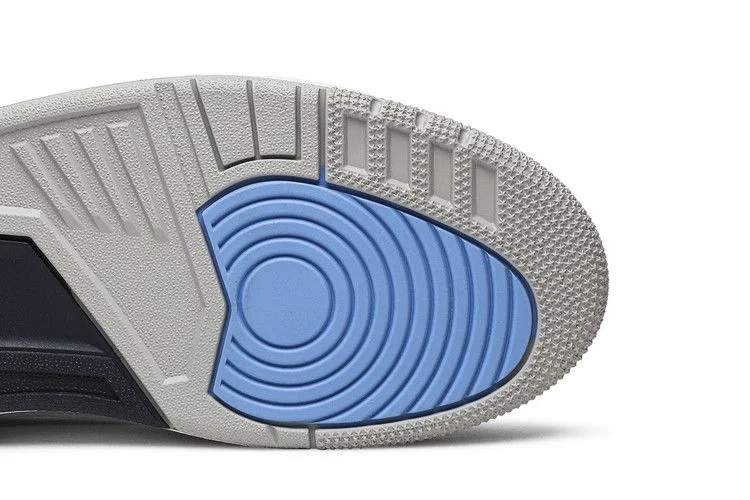 Кроссовки Air Jordan 3 Retro 'UNC'