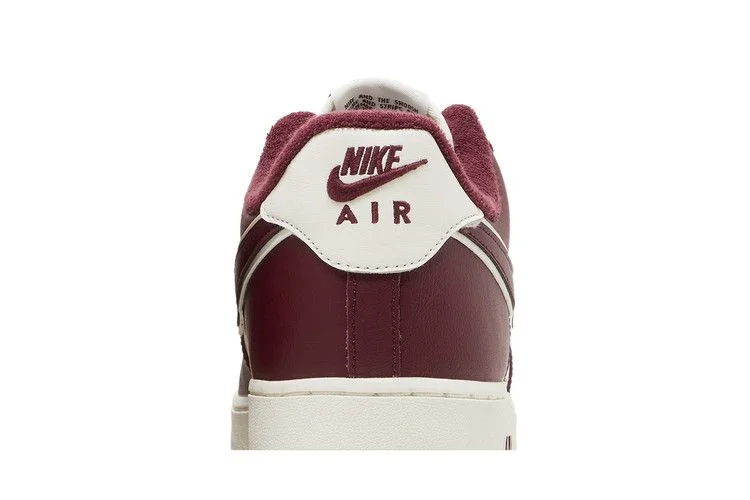 Кроссовки Nike Air Force 1 '07 LV8 'College Pack - Night Maroon'