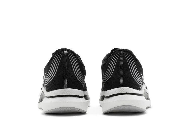 Krossovki-Saucony-Endorphin-Pro-Black-Silver-5