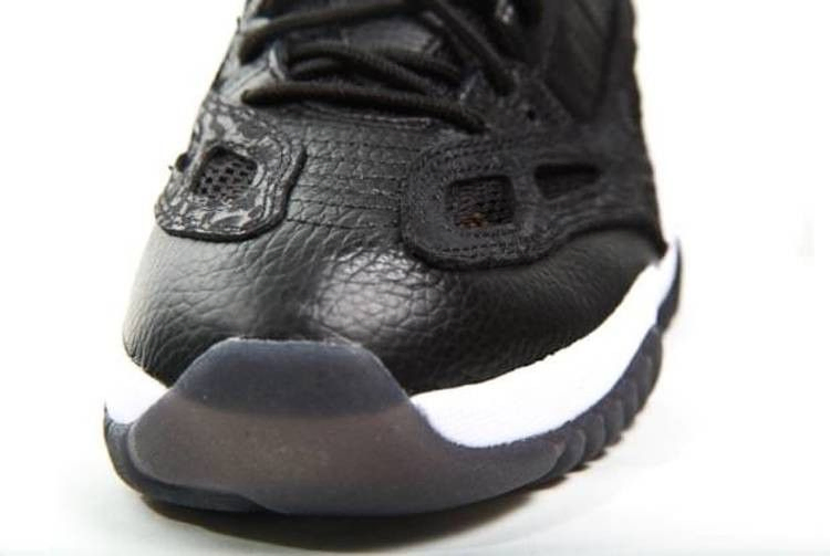 Кроссовки Air Jordan 11 Retro Low IE 'Black Charcoal Red' 2011