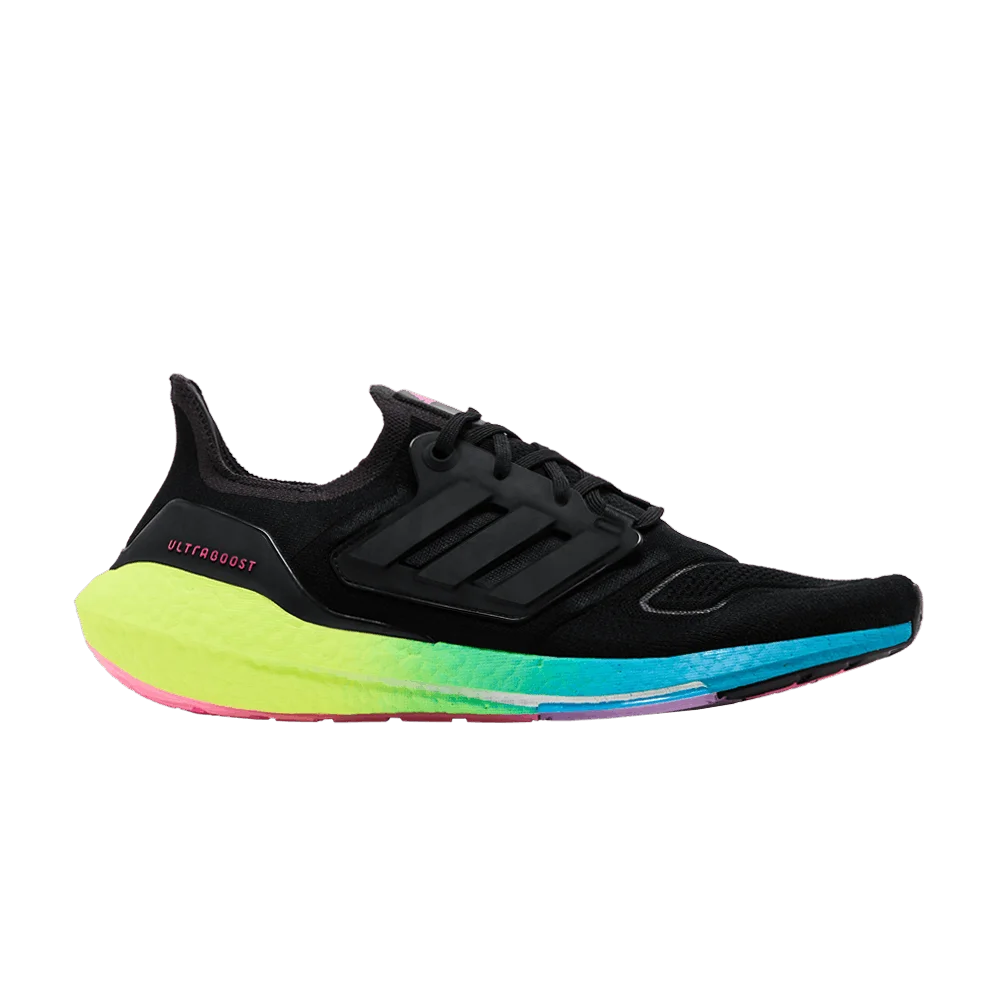 Krossovki-adidas-UltraBoost-22-Black-Multi-Gradient