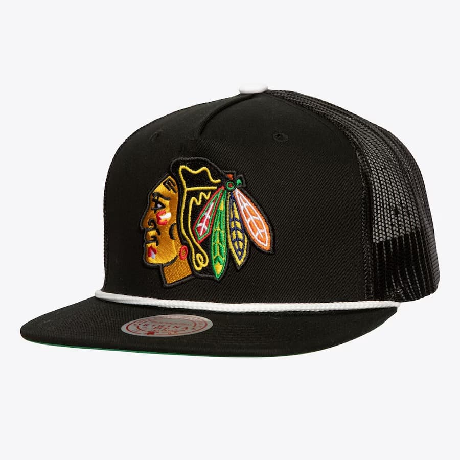 Бейсболка Mitchell & Ness Black Chicago Blackhawks Roper Trucker Adjustable Hat