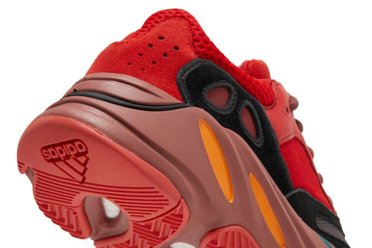 yeezy-boost-700-hi-res-red-hq6979_09