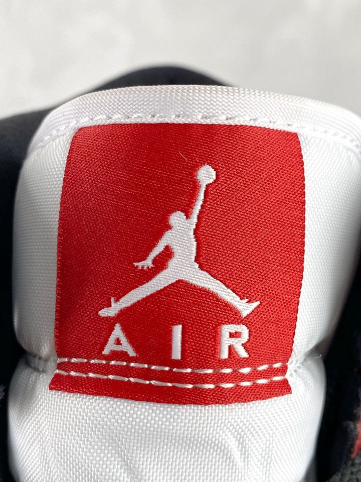 Air-Jordan-1-Mid-GS-Chicago-2020-13