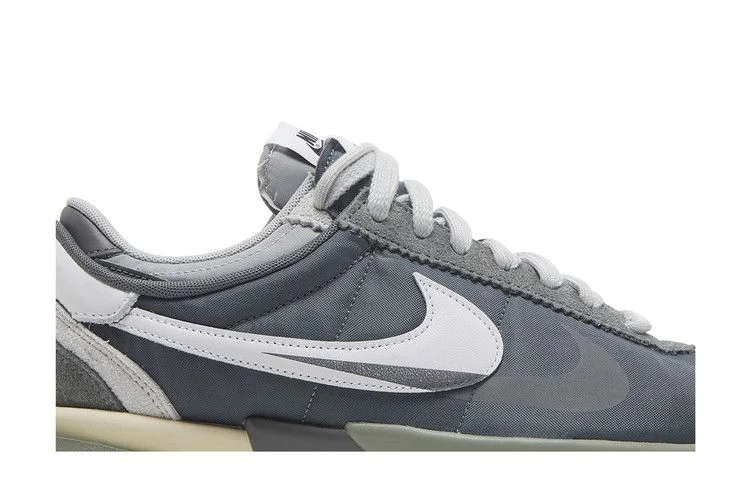 Кроссовки sacai x Nike Zoom Cortez SP 'Iron Grey'