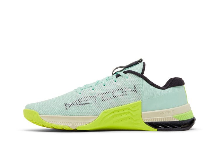 metcon-8-mint-foam-volt-do9328-300_02