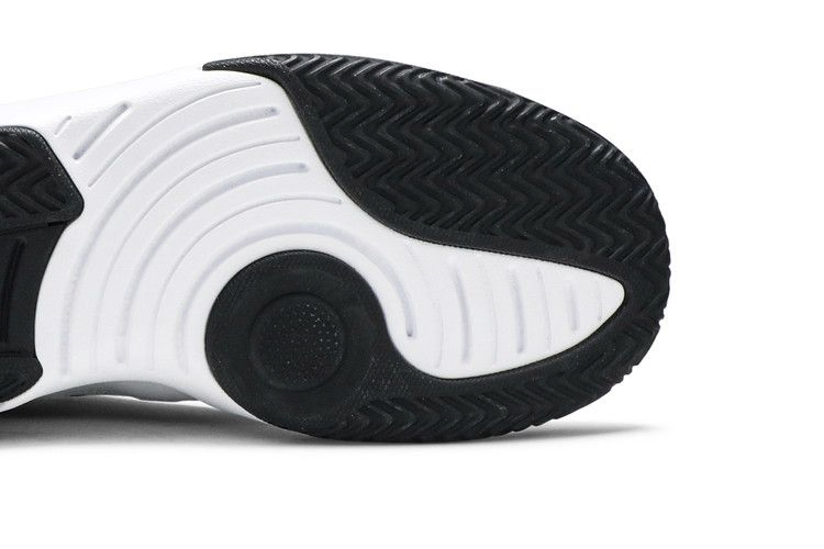 Кроссовки Air Jordan Max Aura 'White Black Gold'