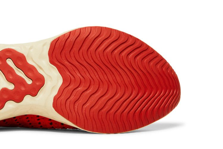 react-phantom-run-flyknit-2-siren-red-dv2145-600_04