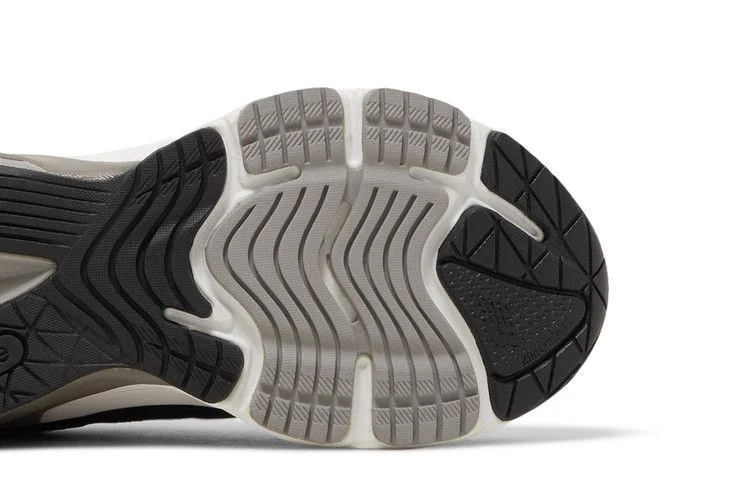 Кроссовки New Balance 990v6 Big Kid 'Black Silver'