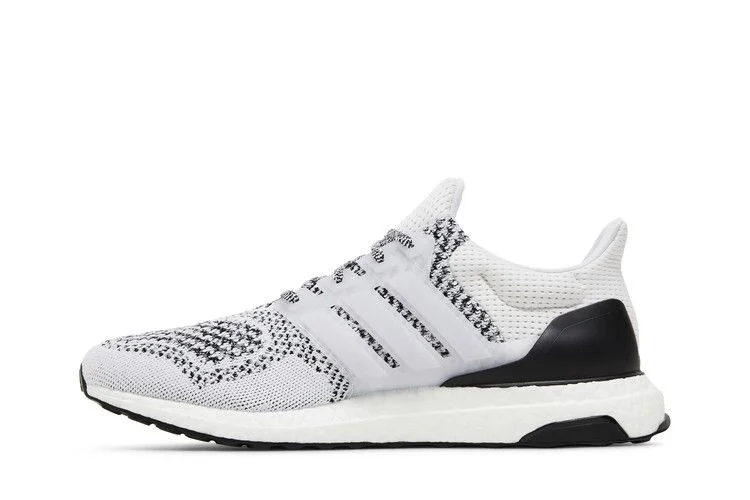 Krossovki-adidas-UltraBoost-1.0-DNA-White-Black-2