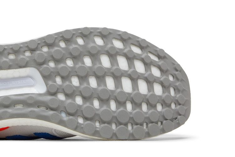 ultraboost-1-0-lcfp-white-bright-royal-ie8304_04
