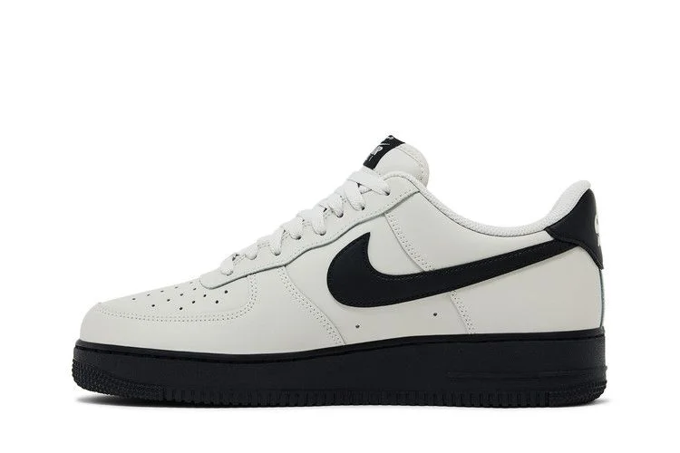 Кроссовки Nike Air Force 1 '07 'Light Bone Black'