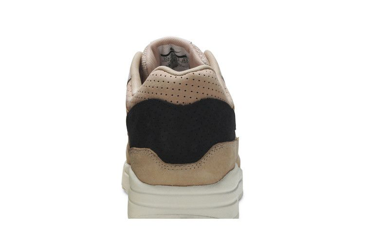 nikelab-air-max-1-pinnacle-859554-200_06
