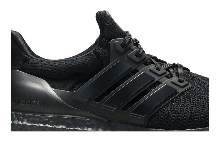 dfb-x-ultraboost-dna-triple-black-gy7621_01