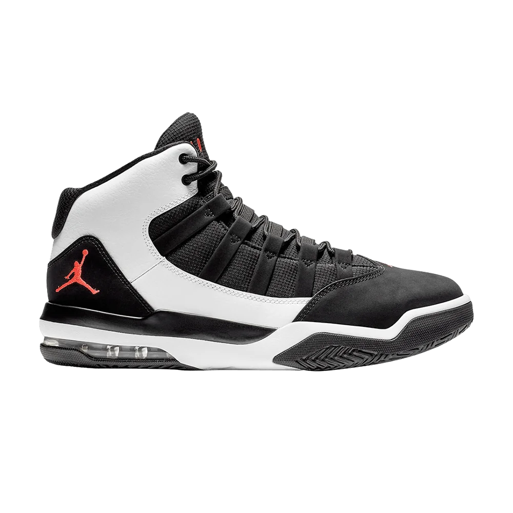 Krossovki-Air-Jordan-Max-Aura-Black-White-1