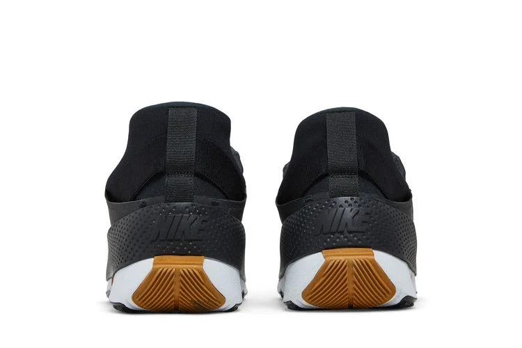 Krossovki-Nike-GO-FlyEase-Black-Gum-5