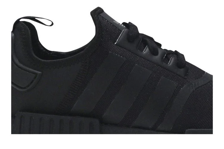 Кроссовки adidas NMD_R1 'Triple Black'