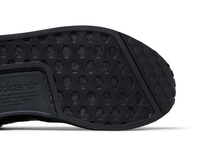 Кроссовки Star Wars x Nanzuka x adidas NMD_R1 'Darth Vader'