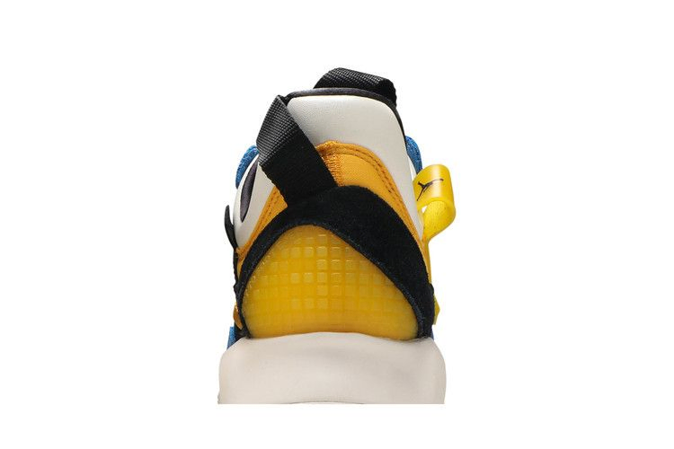 jordan-ma2-gs-university-gold-cw6594-700_06