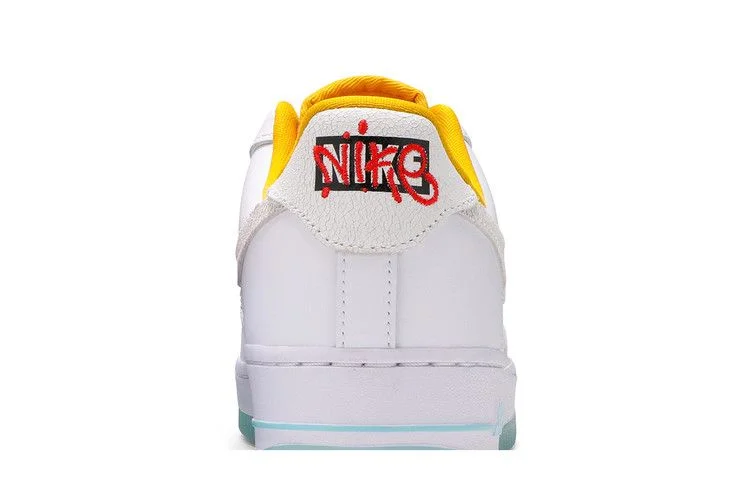 Кроссовки Nike Wmns Air Force 1 '07 'Corner Markets'