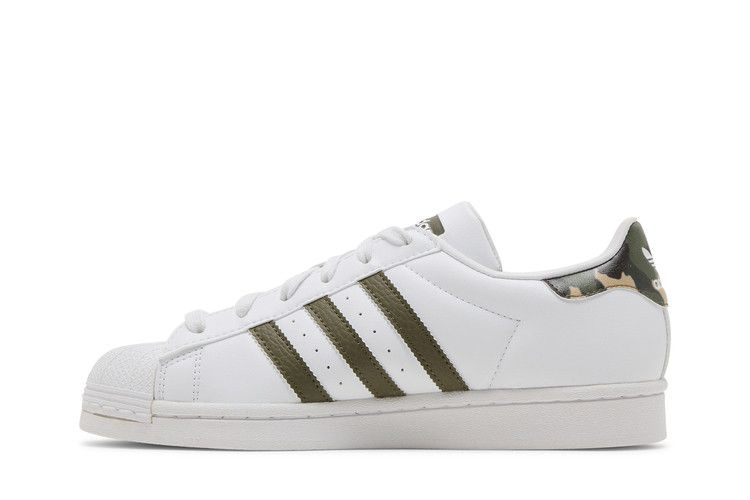 superstar-big-kid-white-camo-hq4287_02