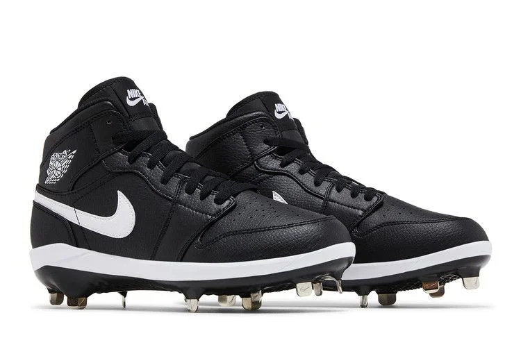 Krossovki-Air-Jordan-1-Retro-Metal-Black-White-2023-7