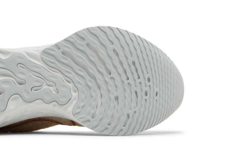 Krossovki-Nike-Wmns-React-Infinity-Run-Flyknit-3-Sesame-Metallic-Copper-4