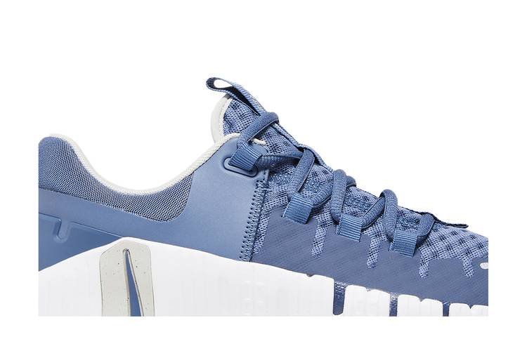Кроссовки Nike Wmns Free Metcon 5 'Diffused Blue'