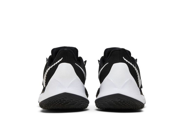 Кроссовки Nike Kyrie Low 3 TB 'Black White'