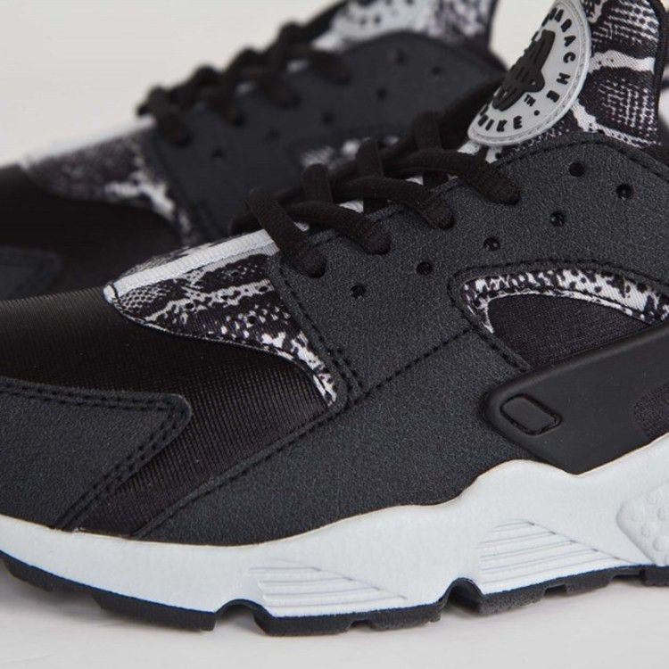 women-s-air-huarache-run-print-725076-002_05