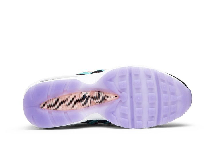 air-max-95-have-a-nike-day-am95-hand_03