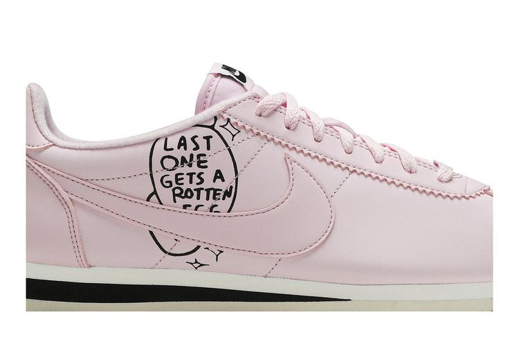 nathan-bell-x-classic-cortez-pink-foam-bv8165-600_01