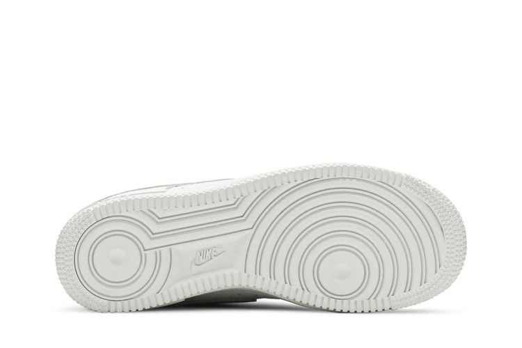 Кроссовки Nike Wmns Air Force 1 '07 'Light Bone'