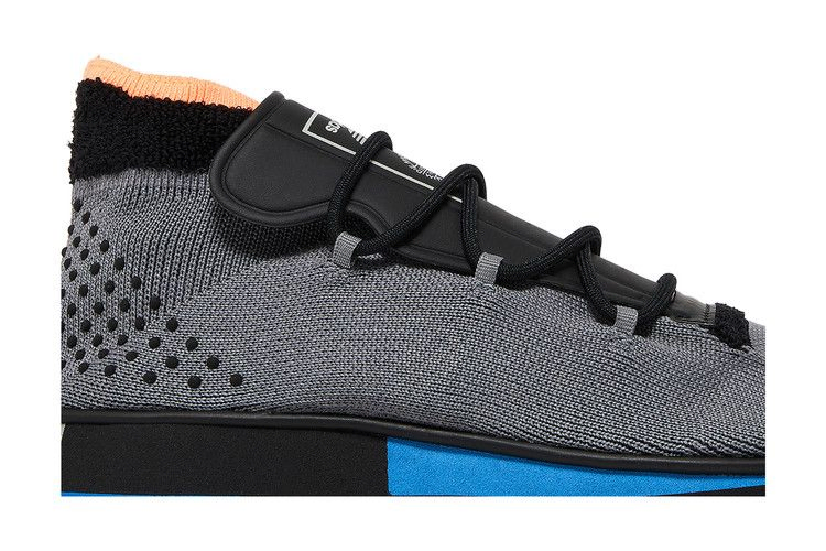 alexander-wang-x-aw-run-mid-st-crag-ac6844_01