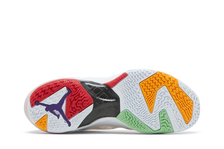 Кроссовки Air Jordan 37 'Hare'