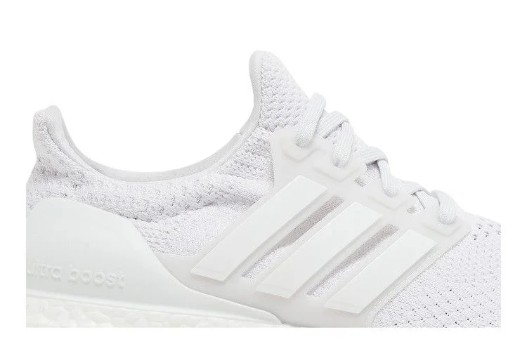 Кроссовки adidas UltraBoost DNA 5.0 'Triple White'