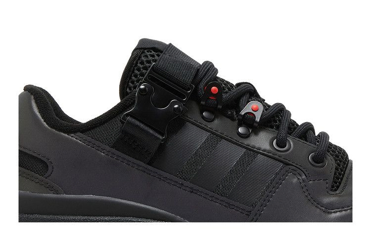 Кроссовки Adidas Wmns Triple Platforum Low 'Black Iridescent'