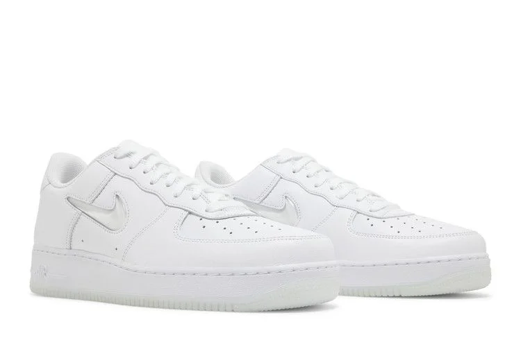 Krossovki-Nike-Air-Force-1-Jewel-Color-of-the-Month-Triple-White-7