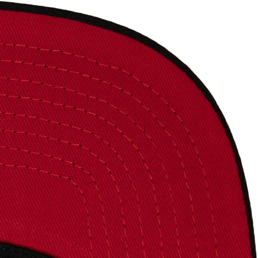 Бейсболка Mitchell & Ness Black Chicago Blackhawks Double Trouble Snapback Hat