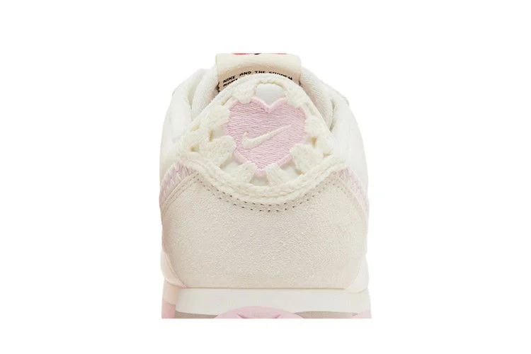 Krossovki-Nike-Wmns-Cortez-Valentines-Day-2025-6