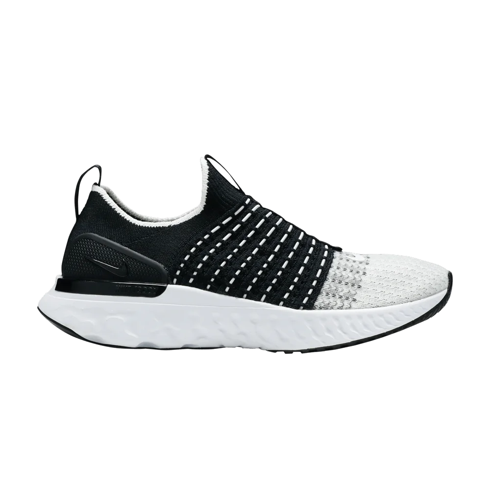 Krossovki-Nike-Wmns-React-Phantom-Run-Flyknit-2-Black-White