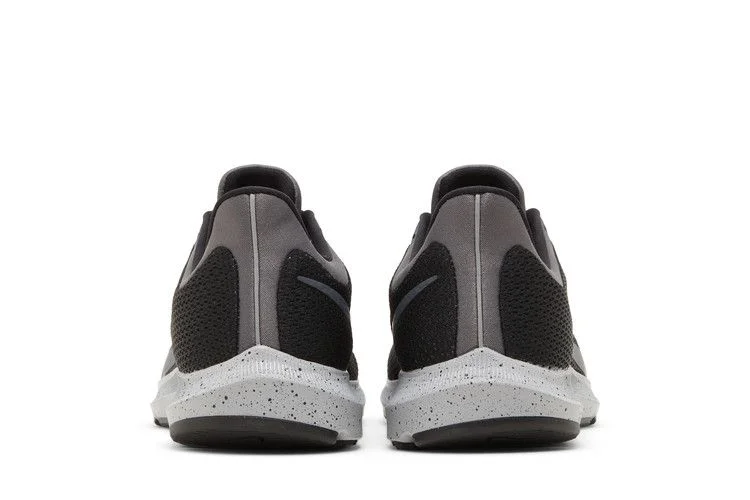 Krossovki-Nike-Quest-2-SE-4E-Wide-Black-Wolf-Grey-5