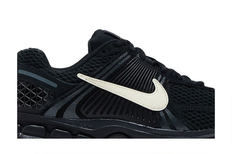 Кроссовки Nike Air Zoom Vomero 5 'Black Gum'